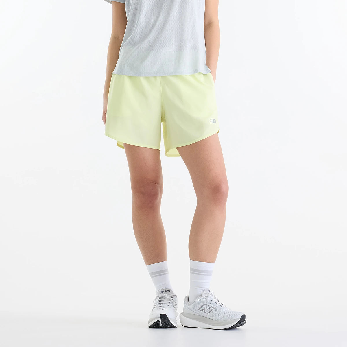 Short New Balance Damen Sport Essentials 5In
