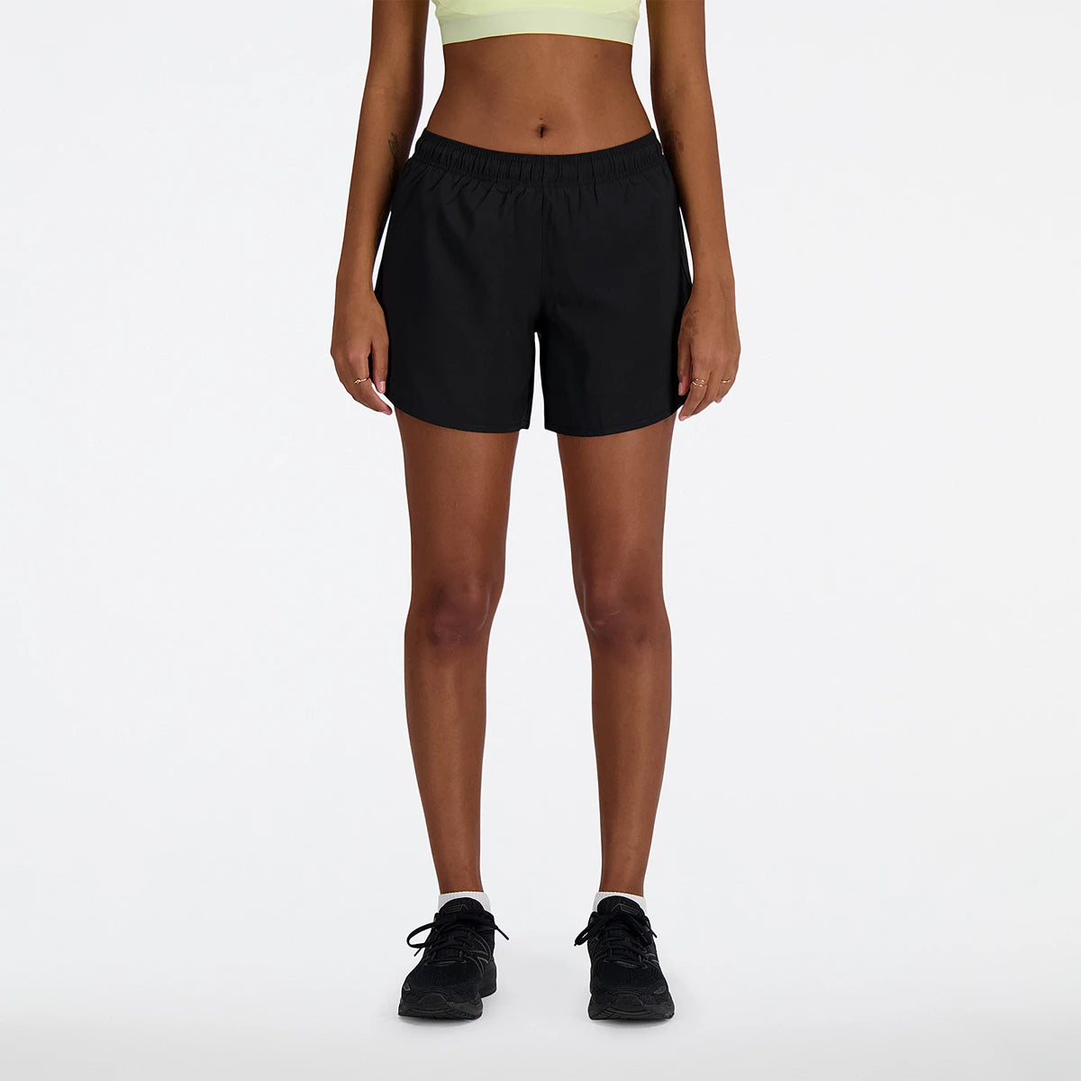Short New Balance Damen Sport Essentials 5In