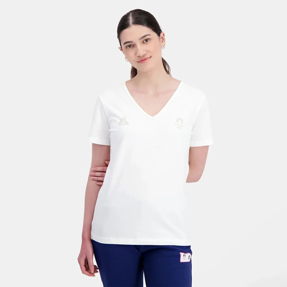 T-Shirt Le Coq Sportif V-Ausschnitt Paris 2024 Essentiel